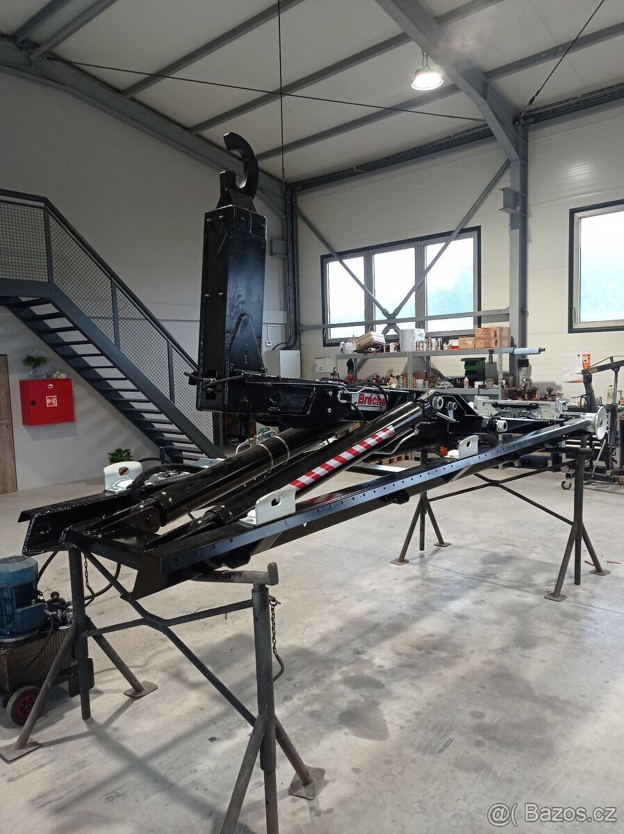 Hákový nosič kontejnerů - 3