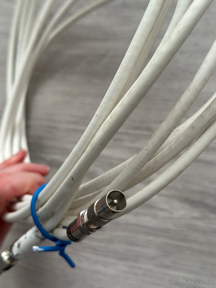 bílý kabel do televize - 3
