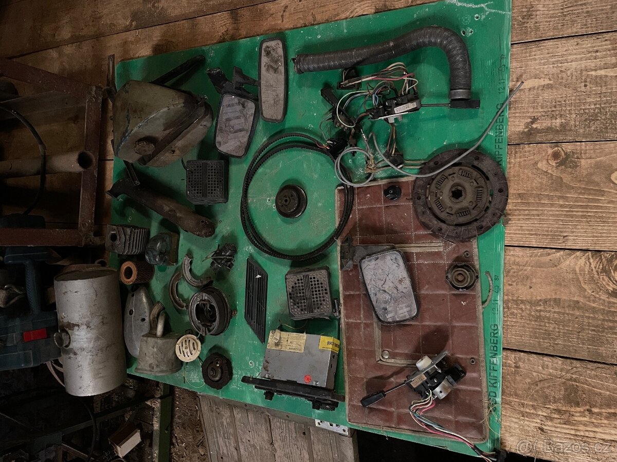 díly ze stodoly Jawa a Škoda asi 100, 120 - 3