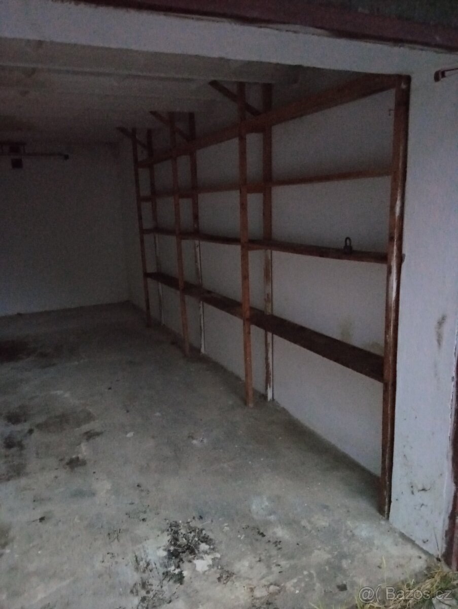 Pronajmu garáž ve Valašském Meziřičí - 3