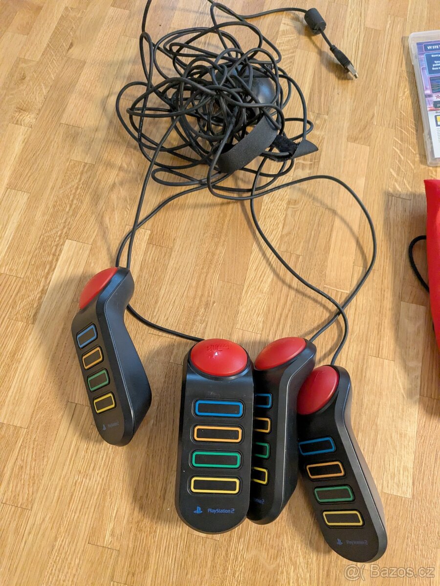 PS3 Buzz Quiz World + Buzzer ovladače - 3