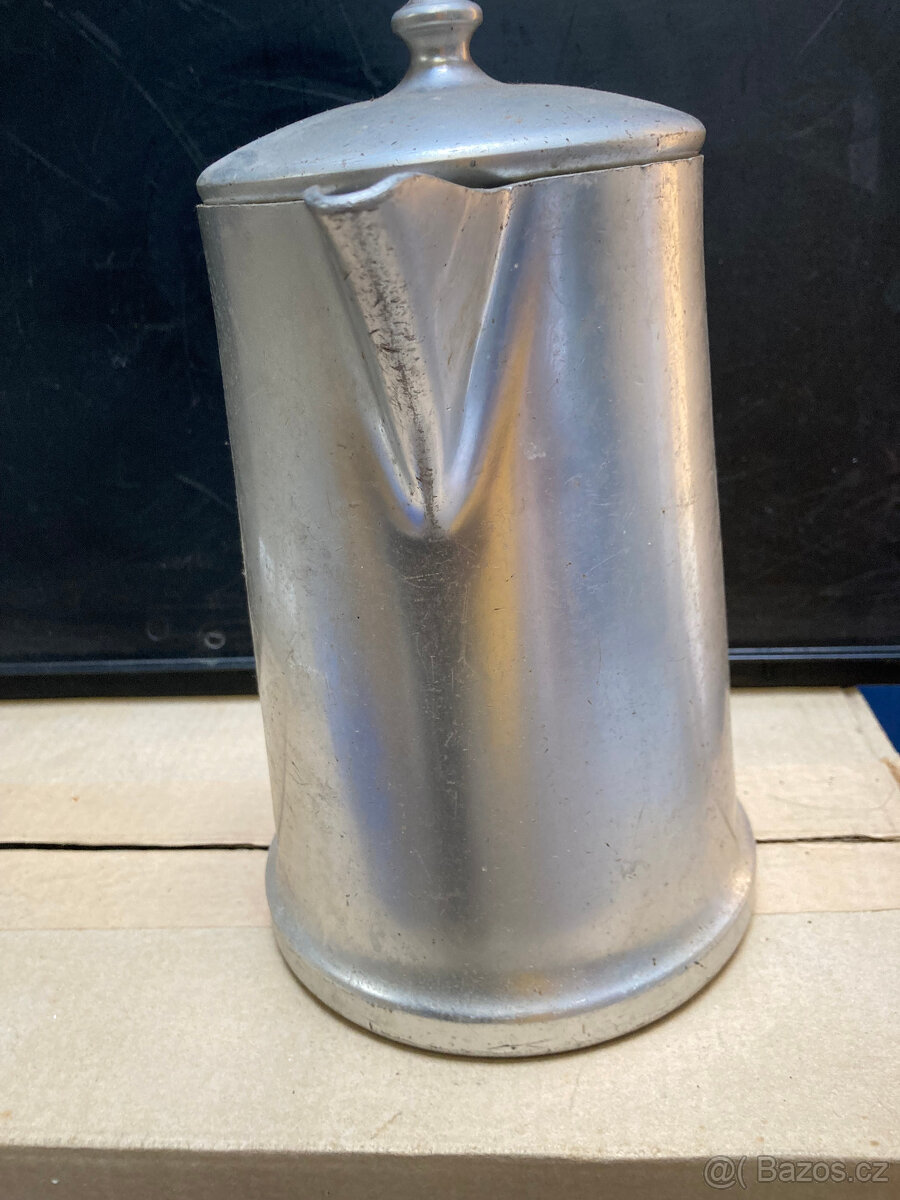 Konvice na vodu hlníková stará bytelná - 3