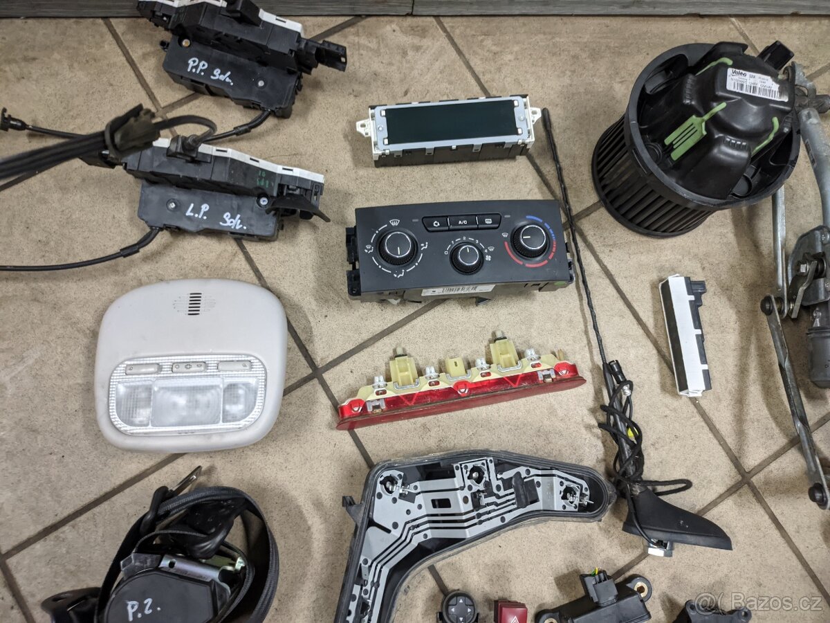 Náhradní díly Peugeot 207 - 3