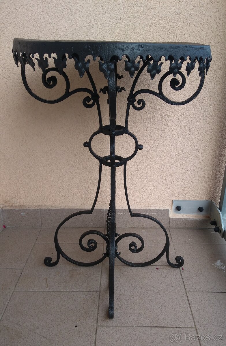 Květinový stolek kovaný - 3