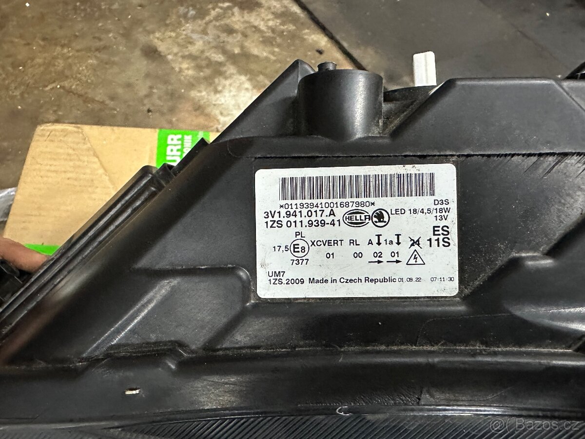 Superb 3 přední světlo - 3