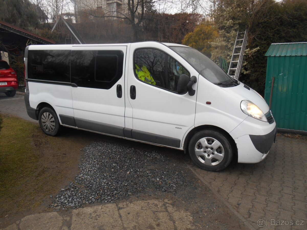 opel vivaro lonc 2,0 81kw 9 mist .super stav - 3