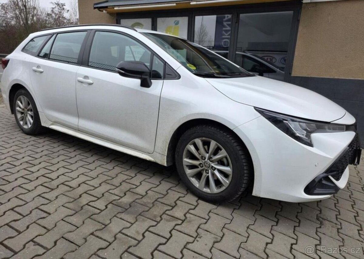 Toyota Corolla 1.8-AUTOMAT-HYBRID - 3