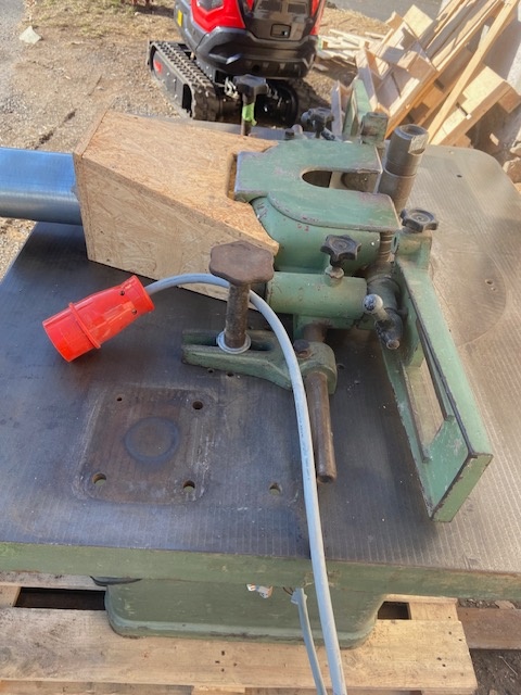 Kamro - spodní frézka - 3