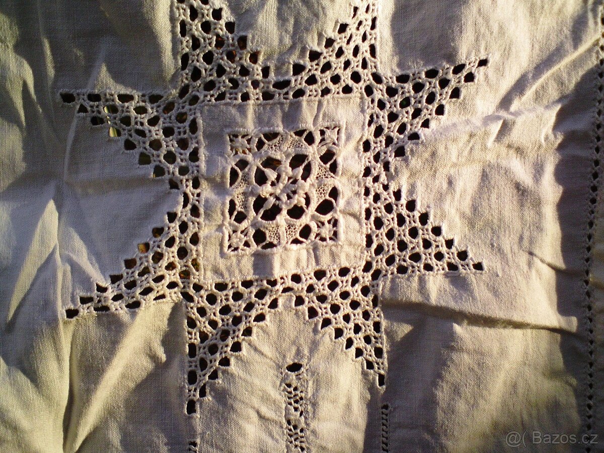 Háčkovaný ubrus - 3