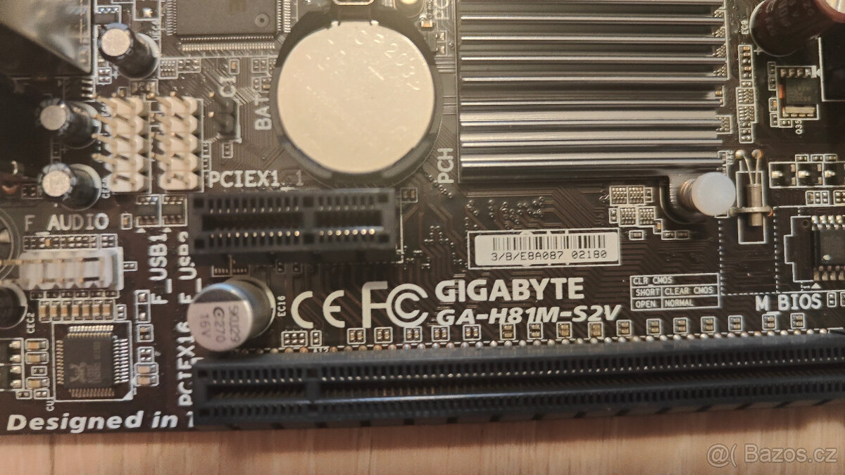 Gigabyte GA-H81M-S2V + Intel Pentium G3250 + 4GB ram - 3