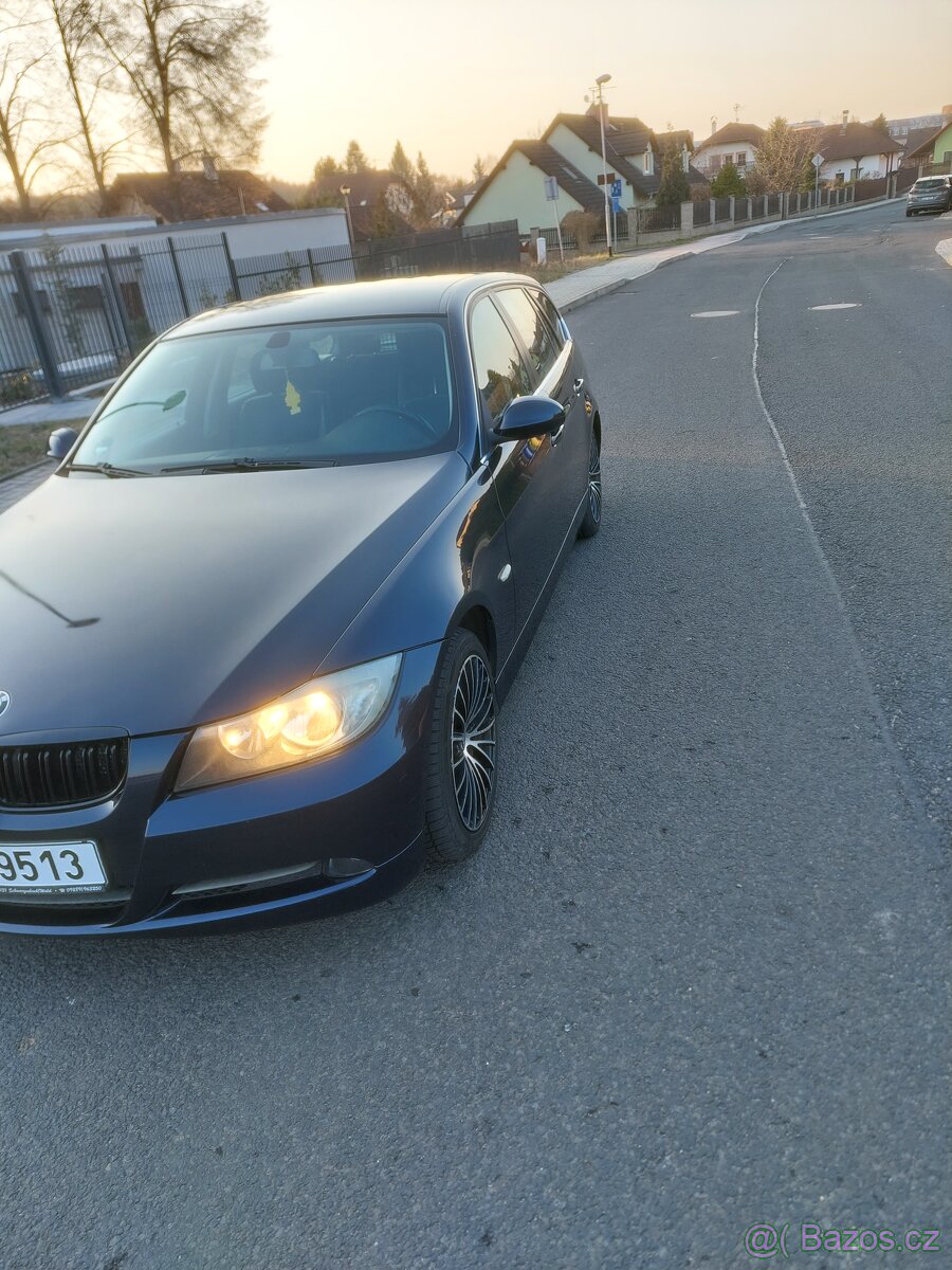 BMW E90 325ix - 3