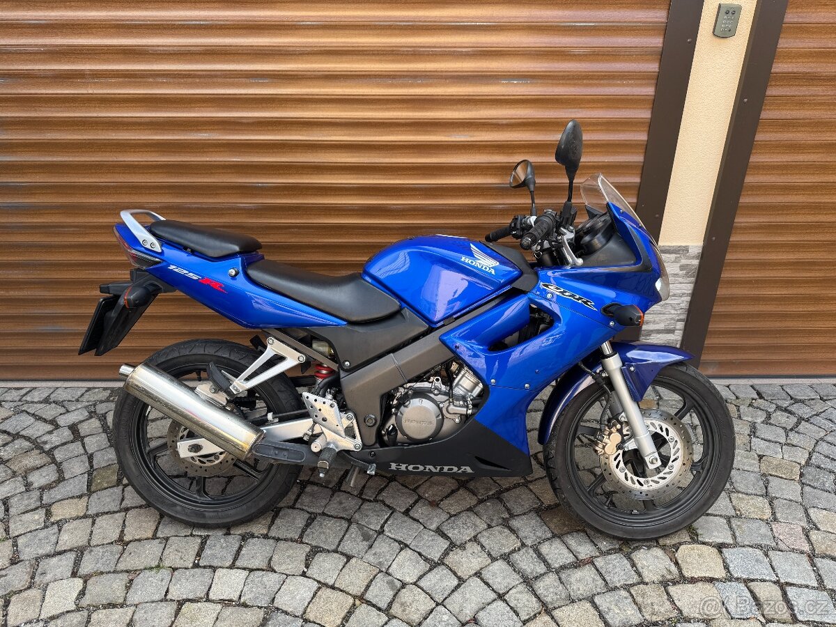 Honda CBR 125R - 3