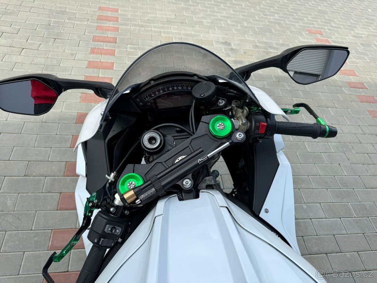 Kawasaki ZX-10R Ninja 2017 - Pearl Blizzard White