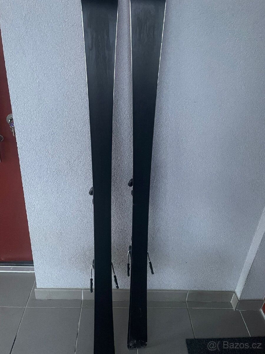 Lyze Atomic a hole - 3