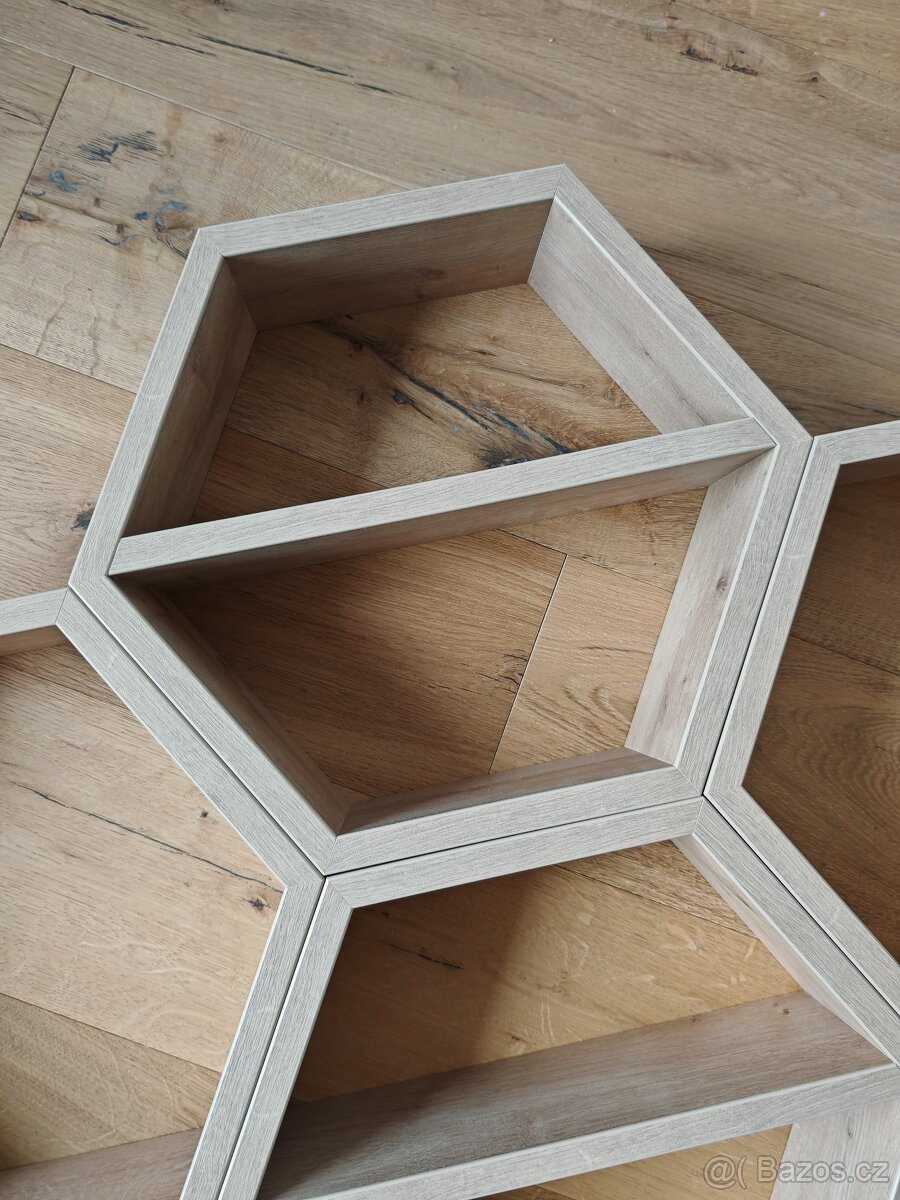 Prodám závěsné police hexagon (6 ks) - 3