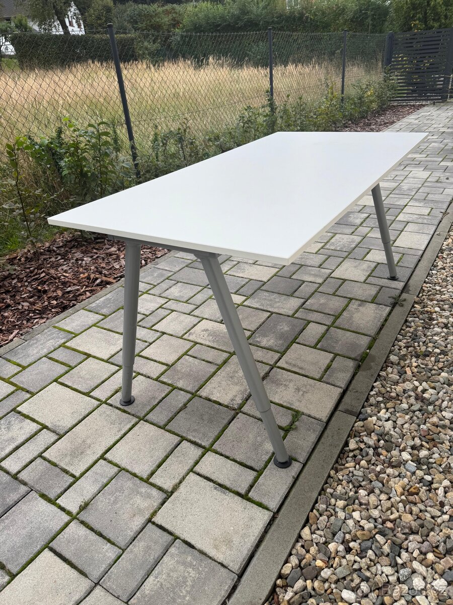 Kancelářský stůl Thyge Ikea - 3