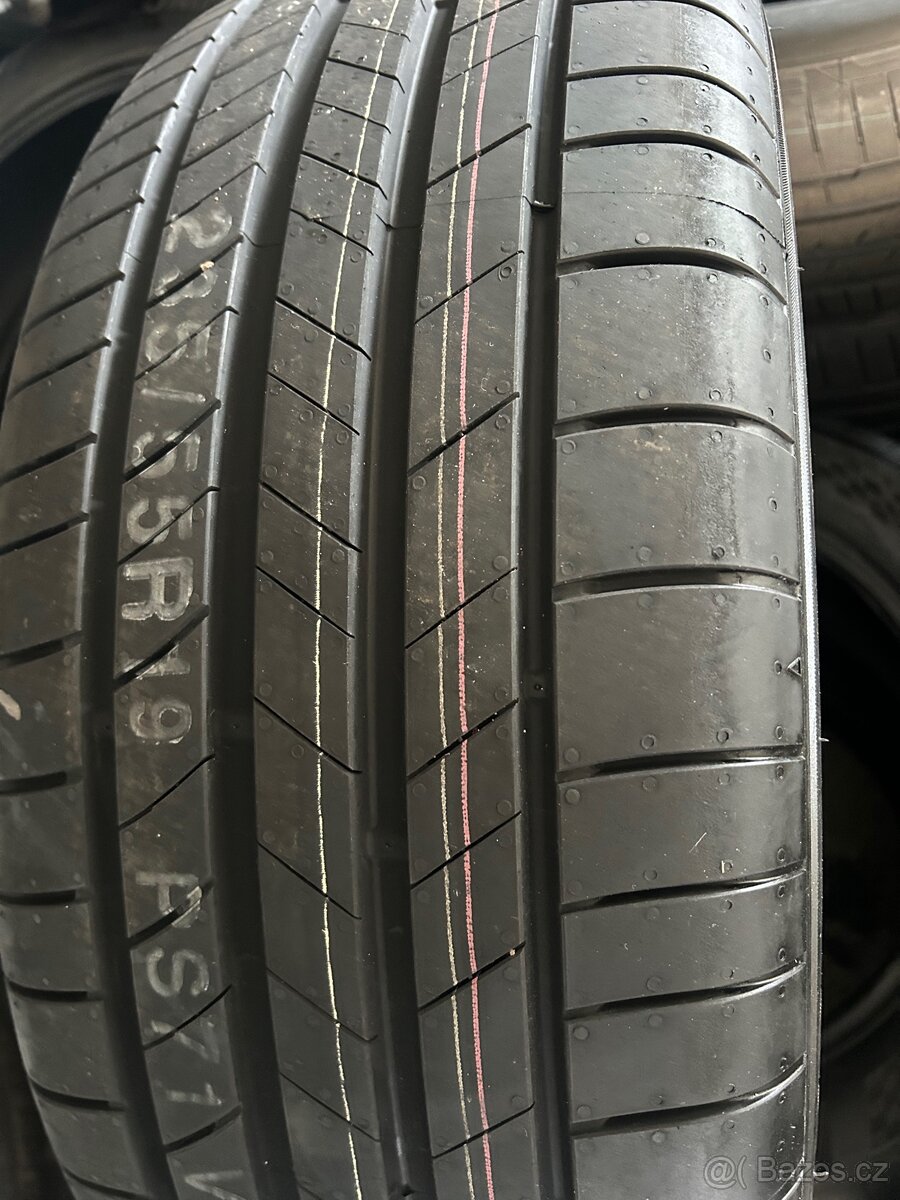 Letní pneu Hankook sada 235/55 R19 101T - 3
