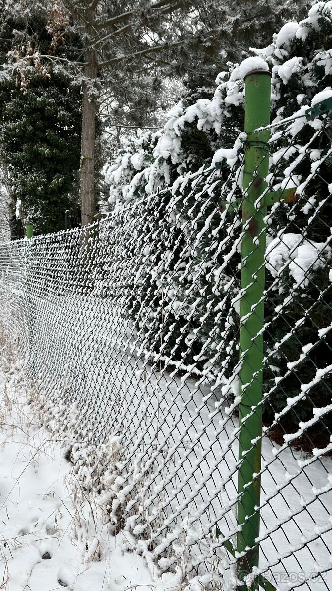 Pletivo, pletivový plot včetně sloupků - 3