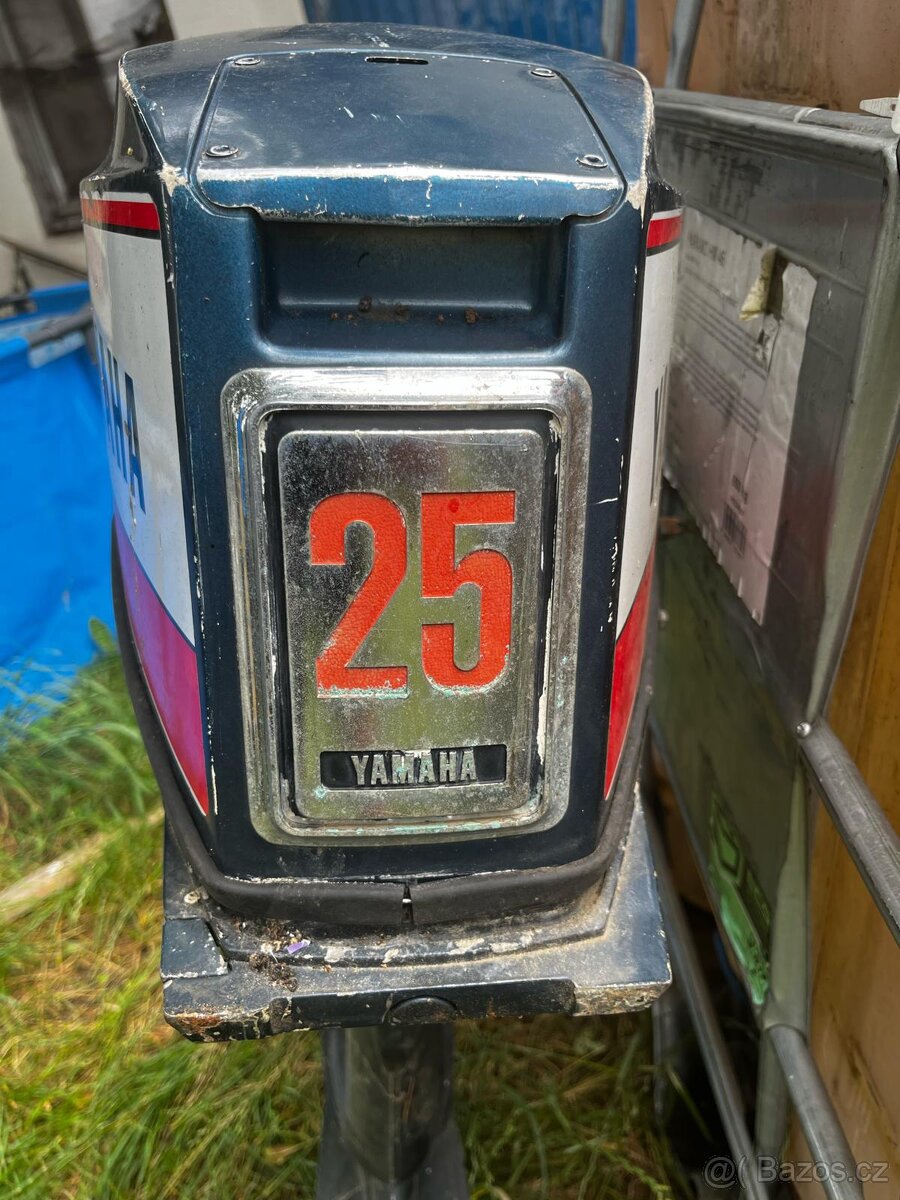 Prodám lodní motor Yamaha 25 - 3