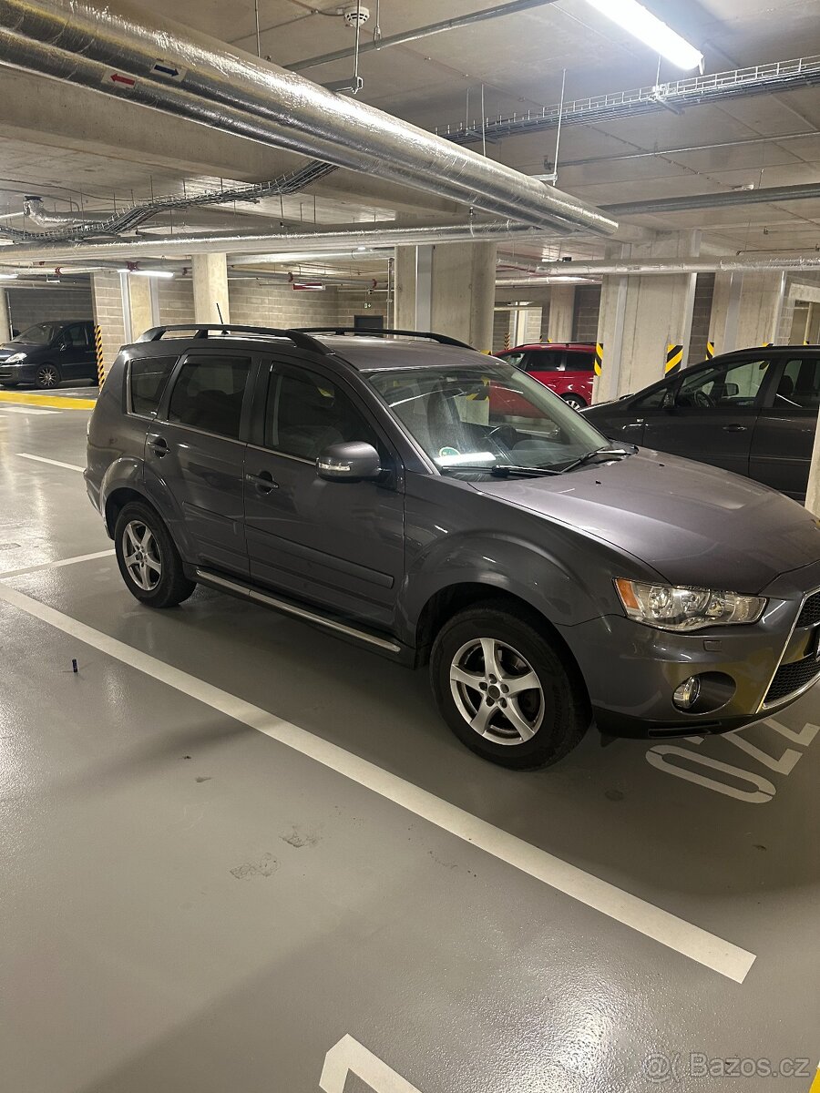 Mitsubishi Outlender - 3