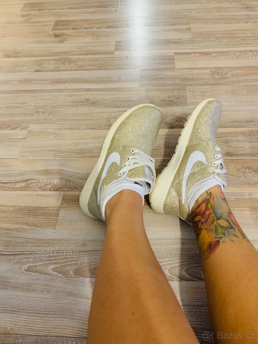 Krásné tenisky,Nike.Velikost 39/40. - 3