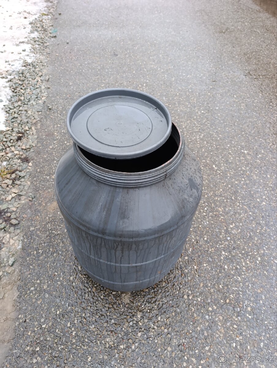 Sud z kvalitního silného plastu s víkem - 3