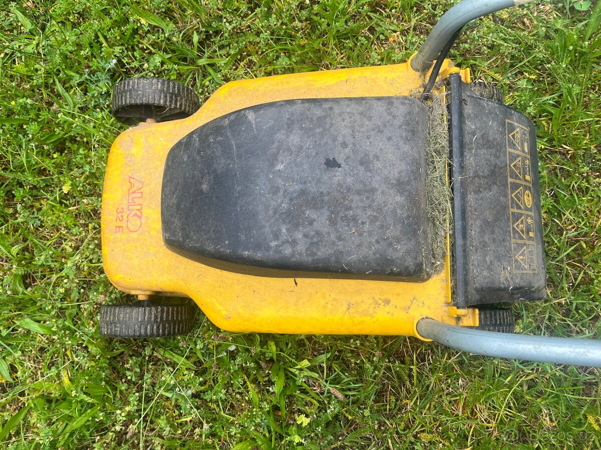 Sekačka elektrická . - 3