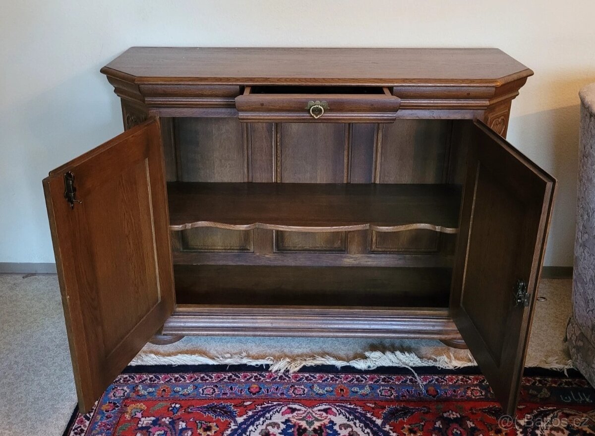 Masivní dubová komoda - 3
