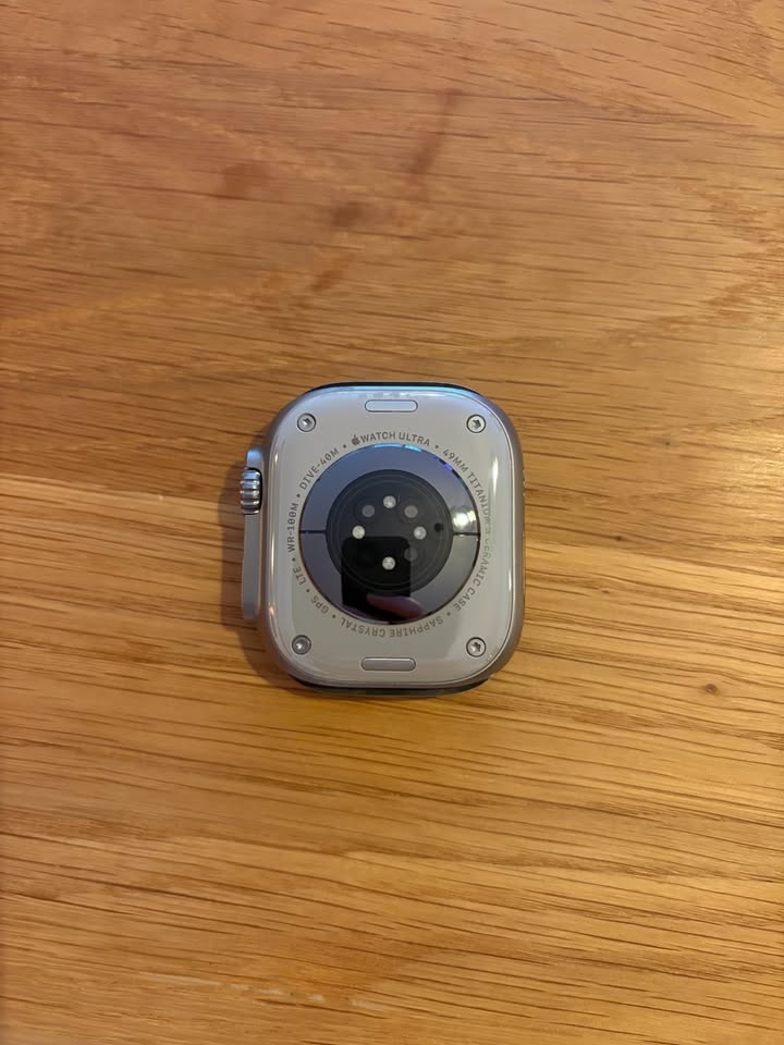 Apple Watch Ultra 2 49mm Titanium + GPS - 3