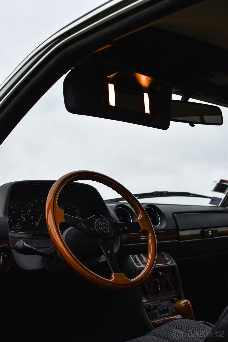 Mercedes-Benz W123 Coupe 230CE - 3