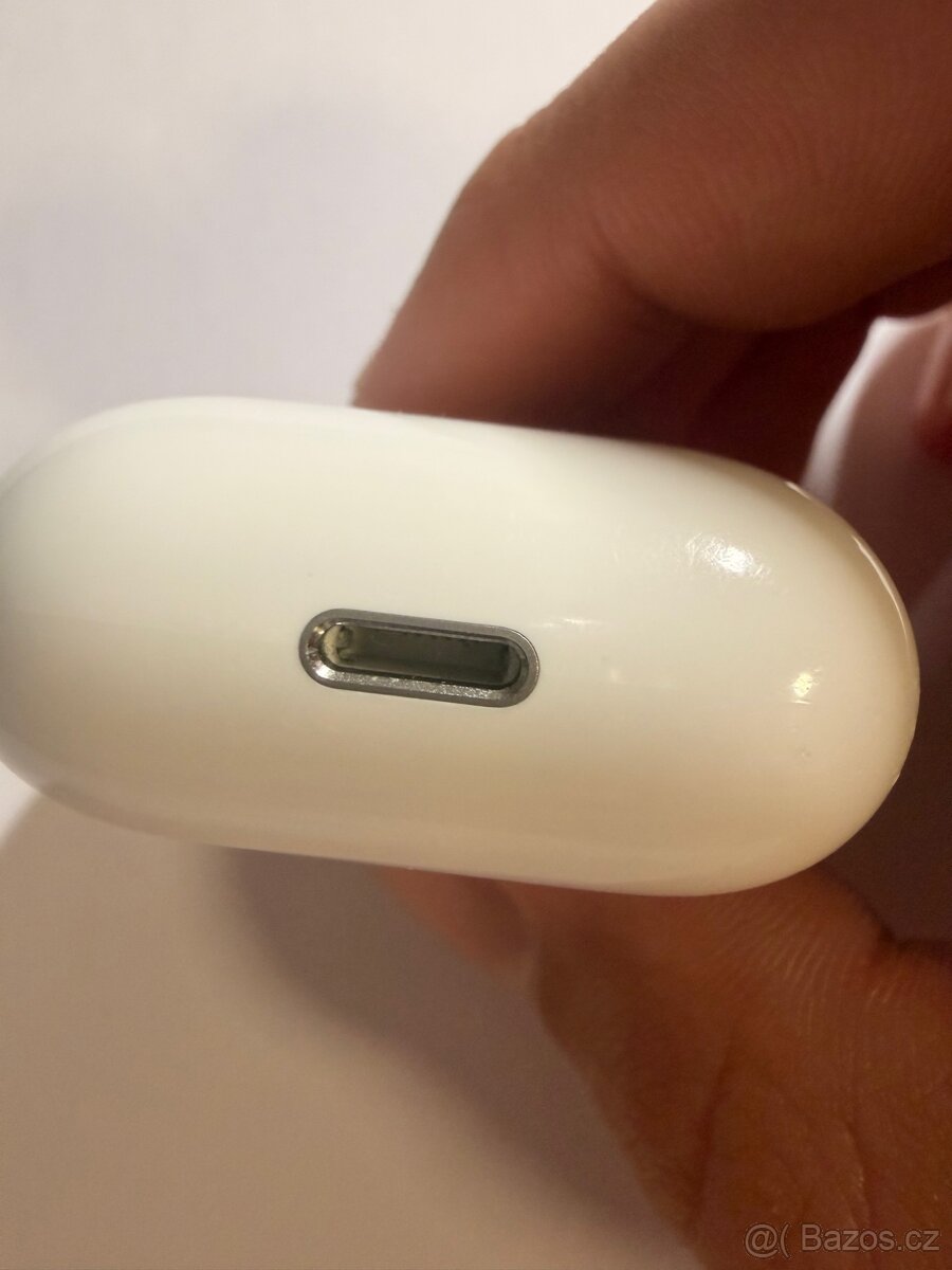 Apple Airpods 2. generace - 3