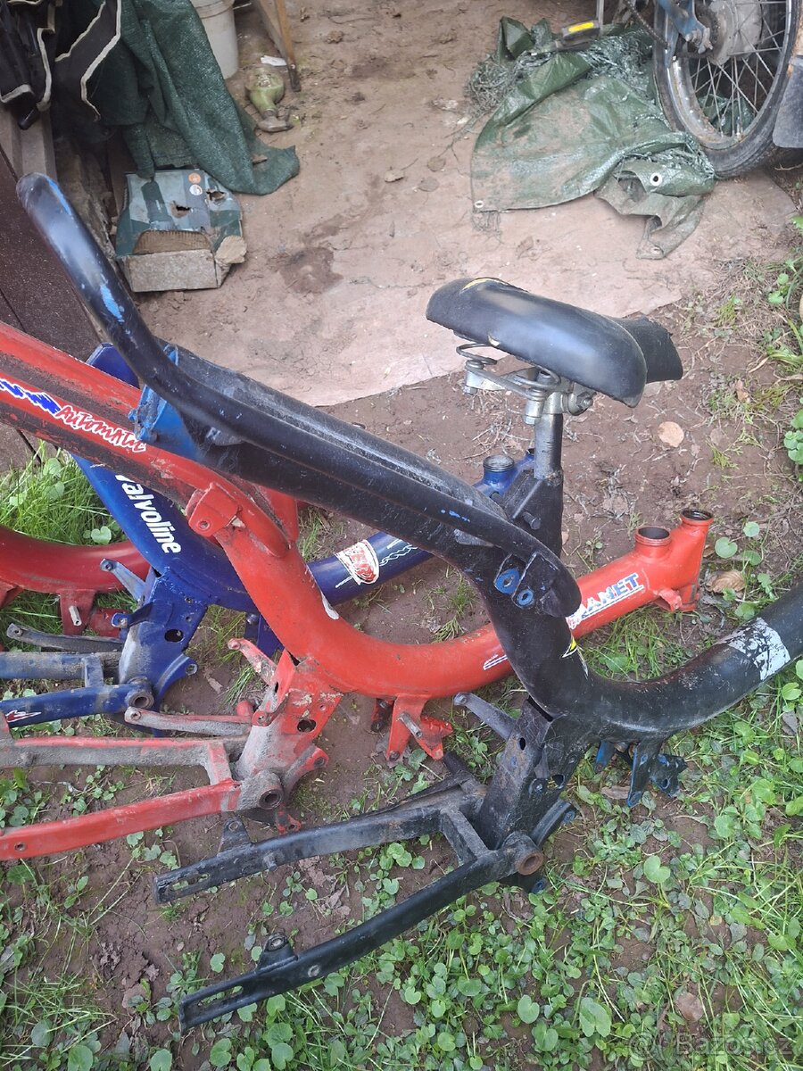 Manet Korádo:;::; - 3