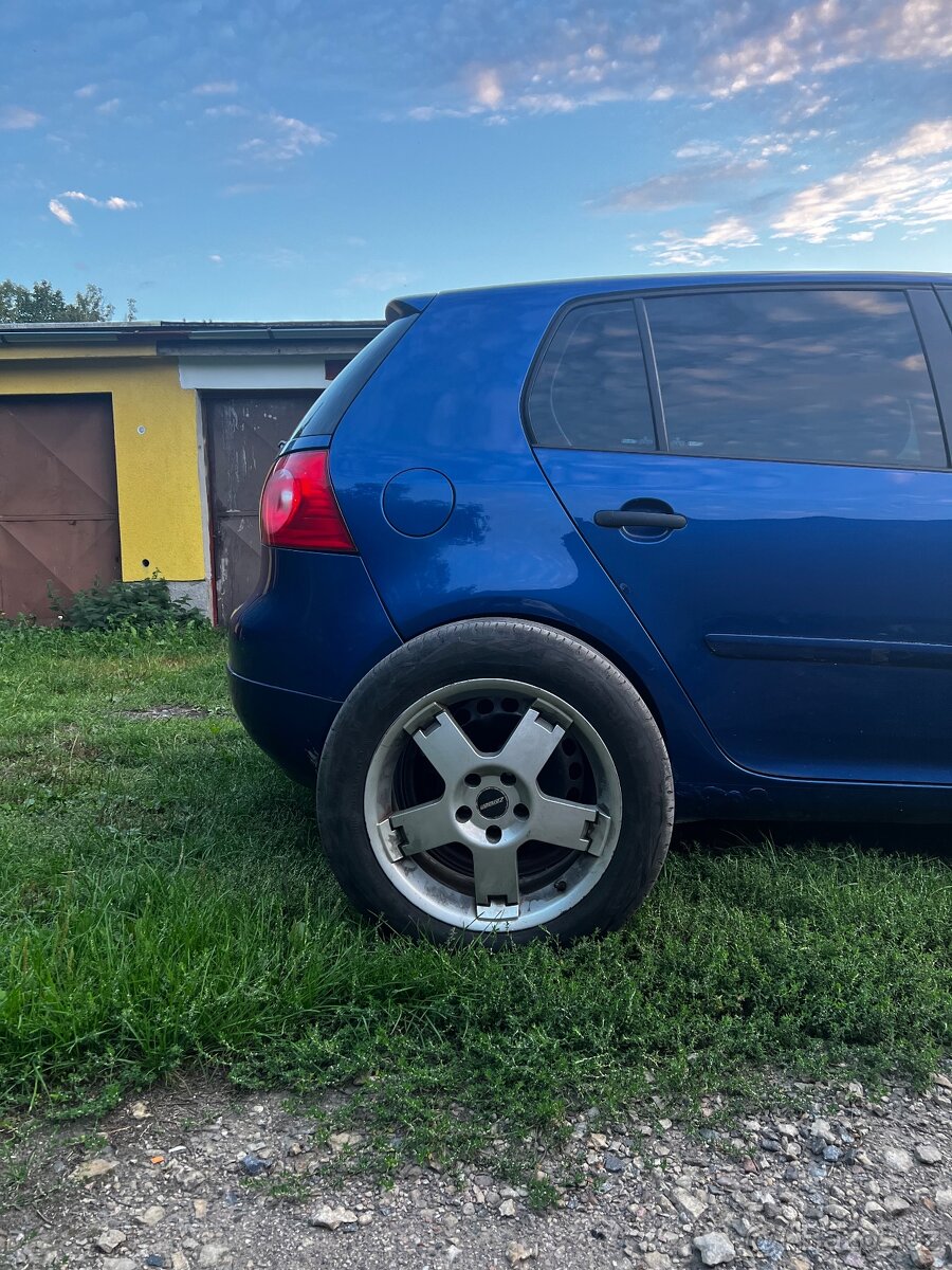 Vw golf 5 1.9 77kw - 3