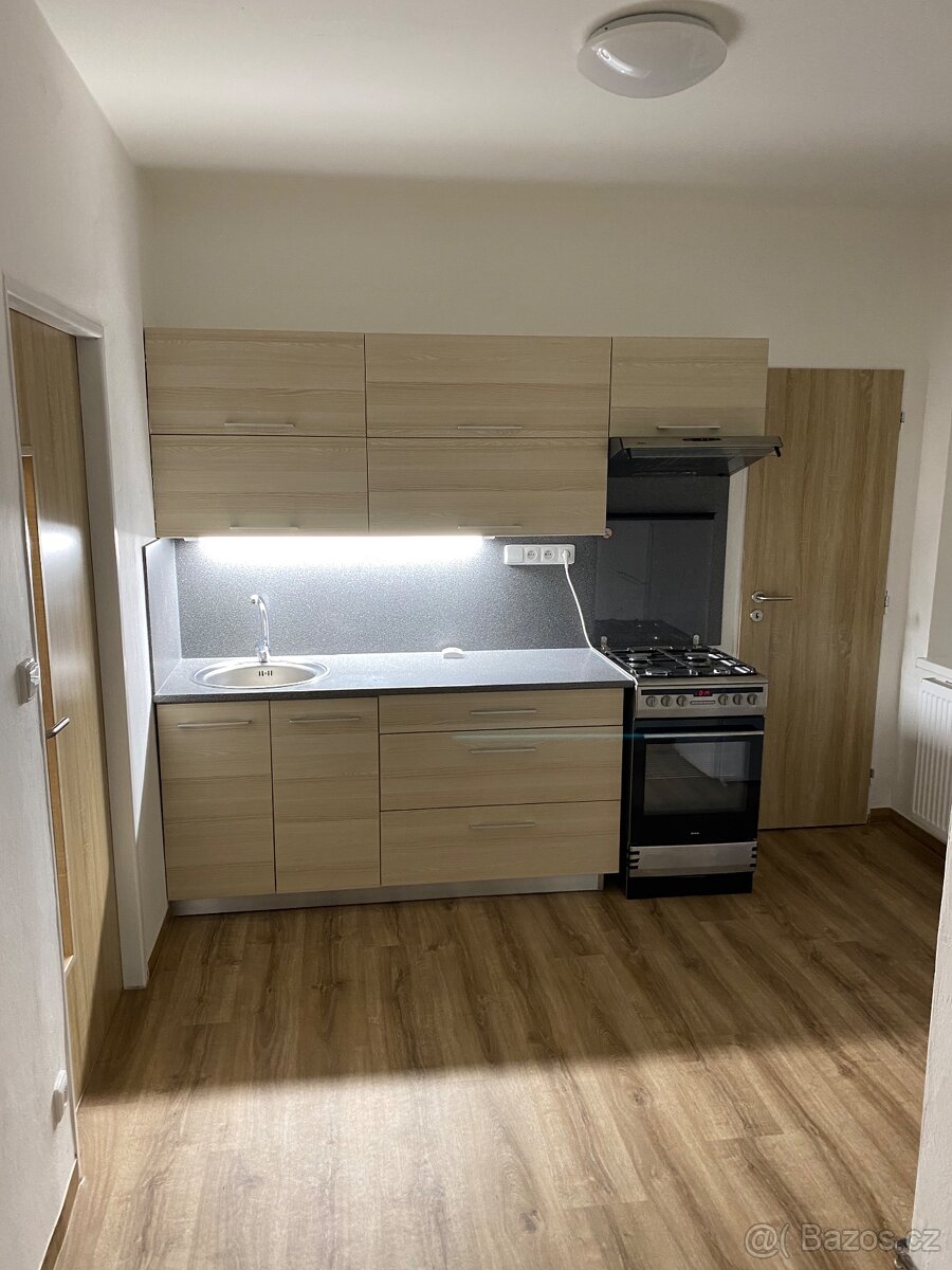 Byt 1+1 v centru Kroměříže - 3