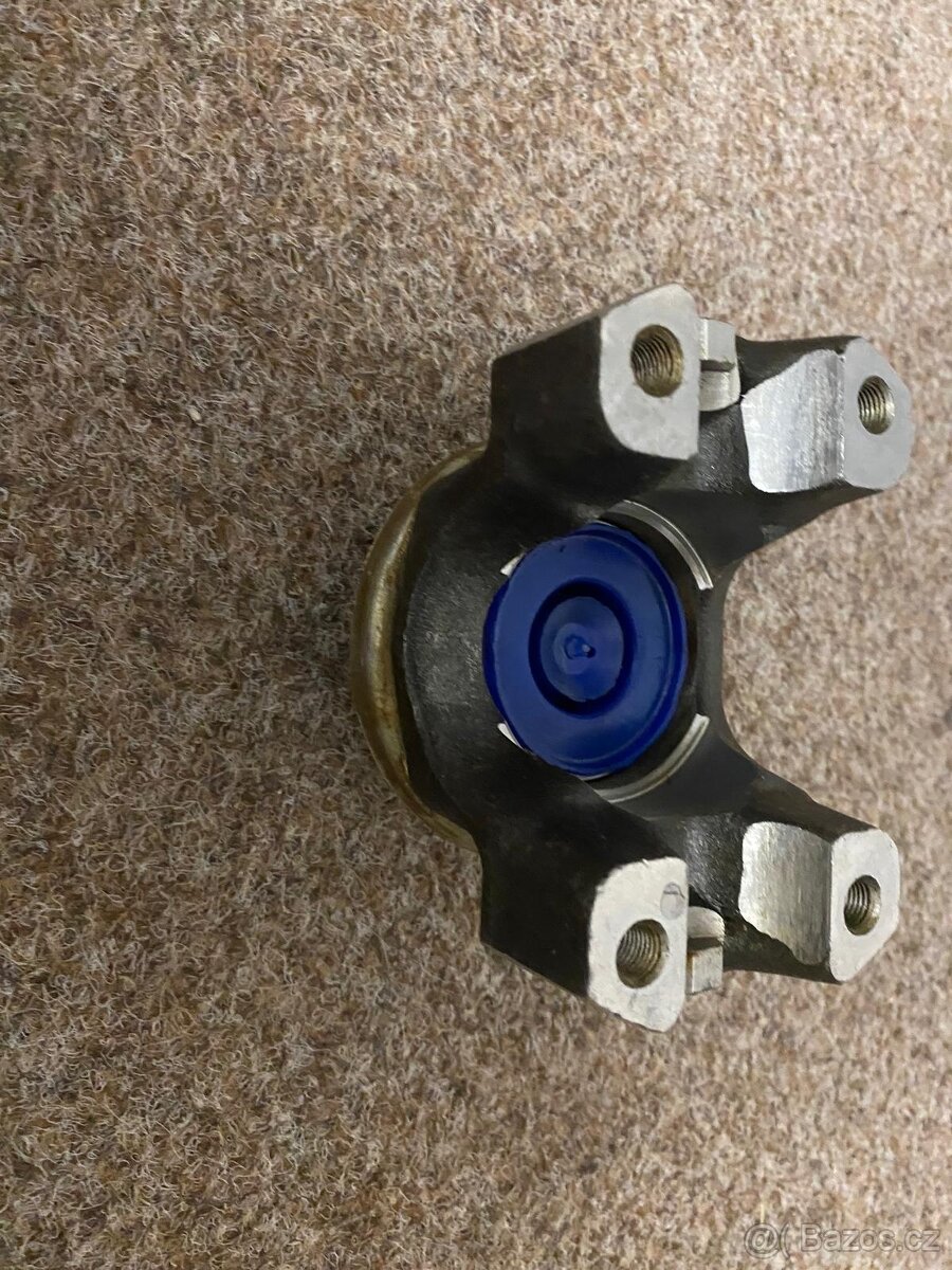 Unašeč kardanu JCB - 3