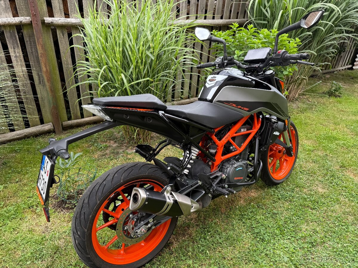 KTM Duke 390 Silver - 3