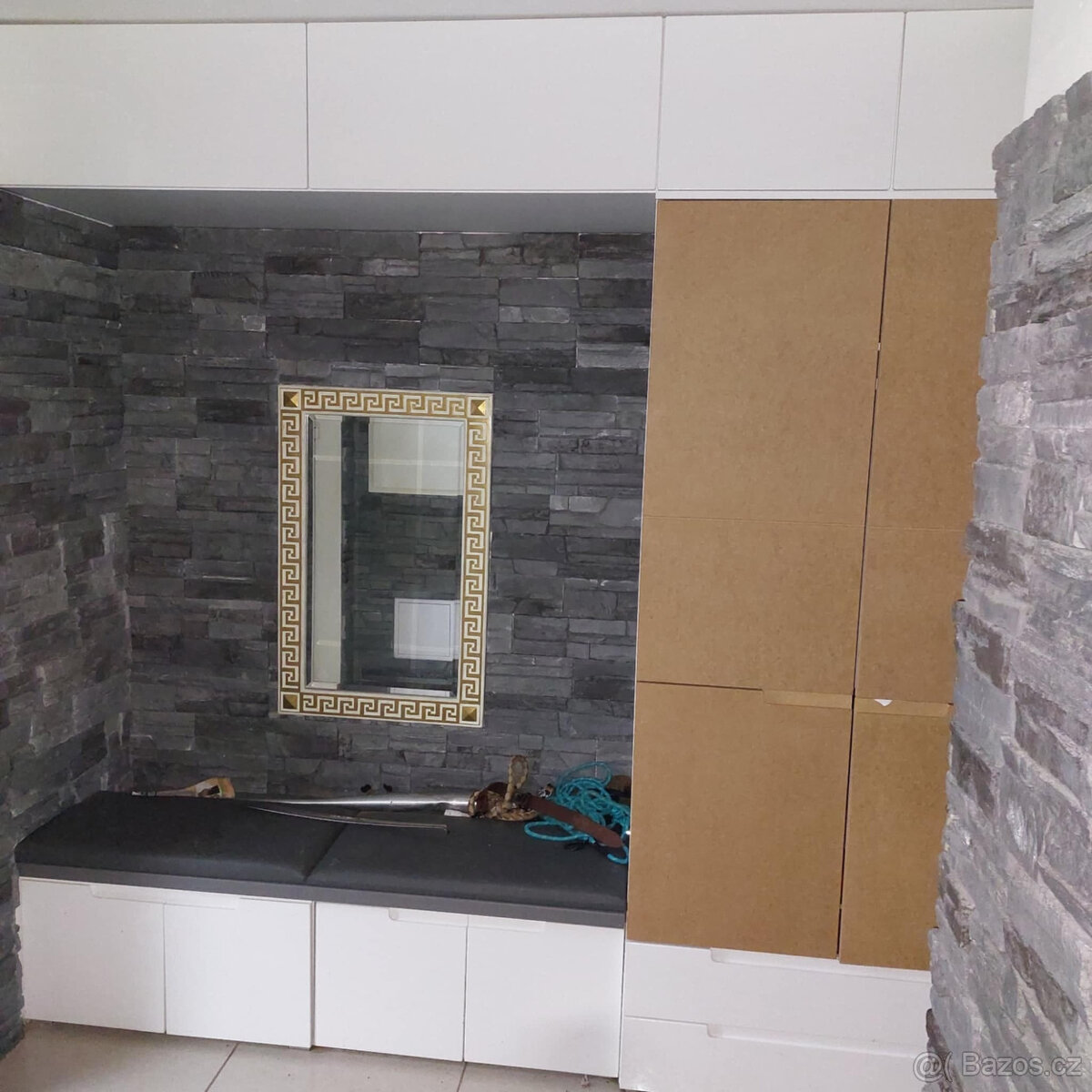 předsínová stěna - 3