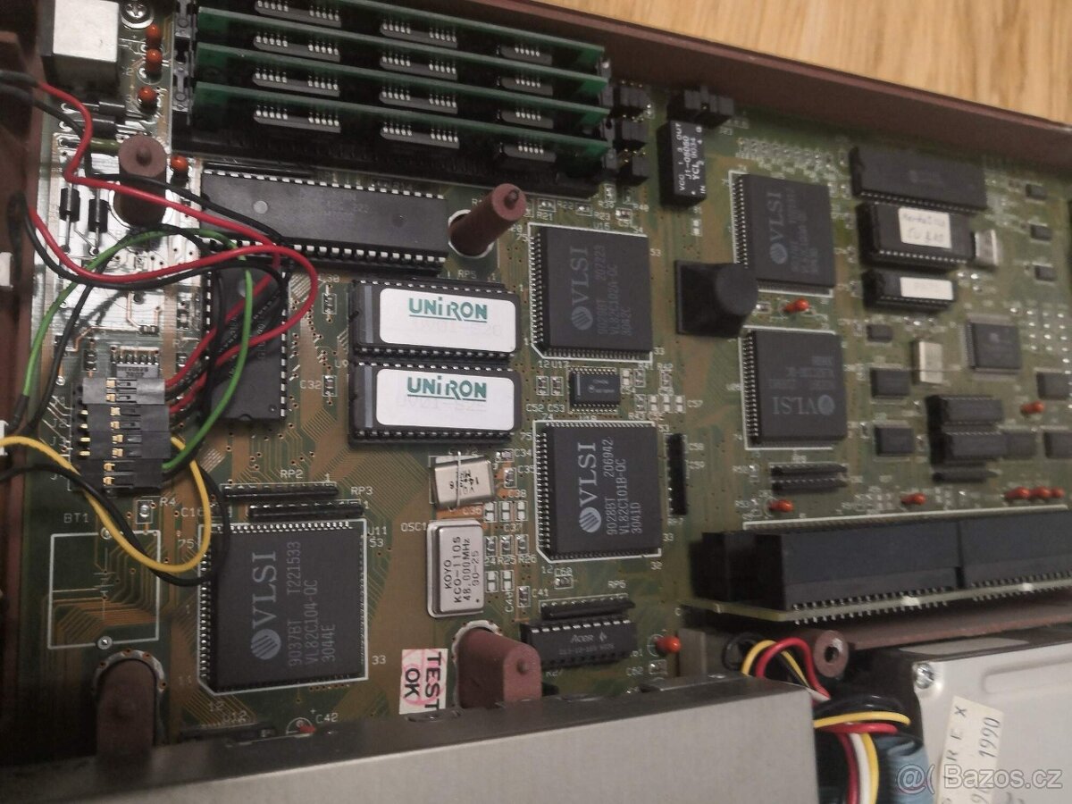 Historický PC Unitron No 20 Series - 3