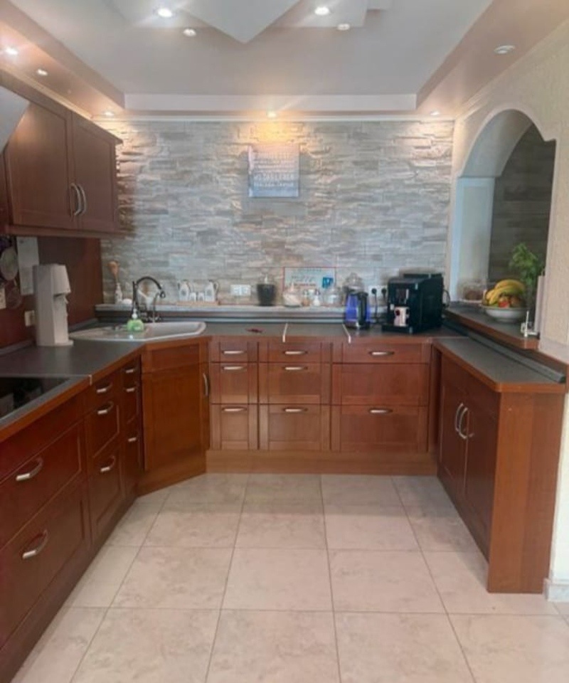 Luxusní vestavěná kuchyně se spotřebiči,5900 - 3