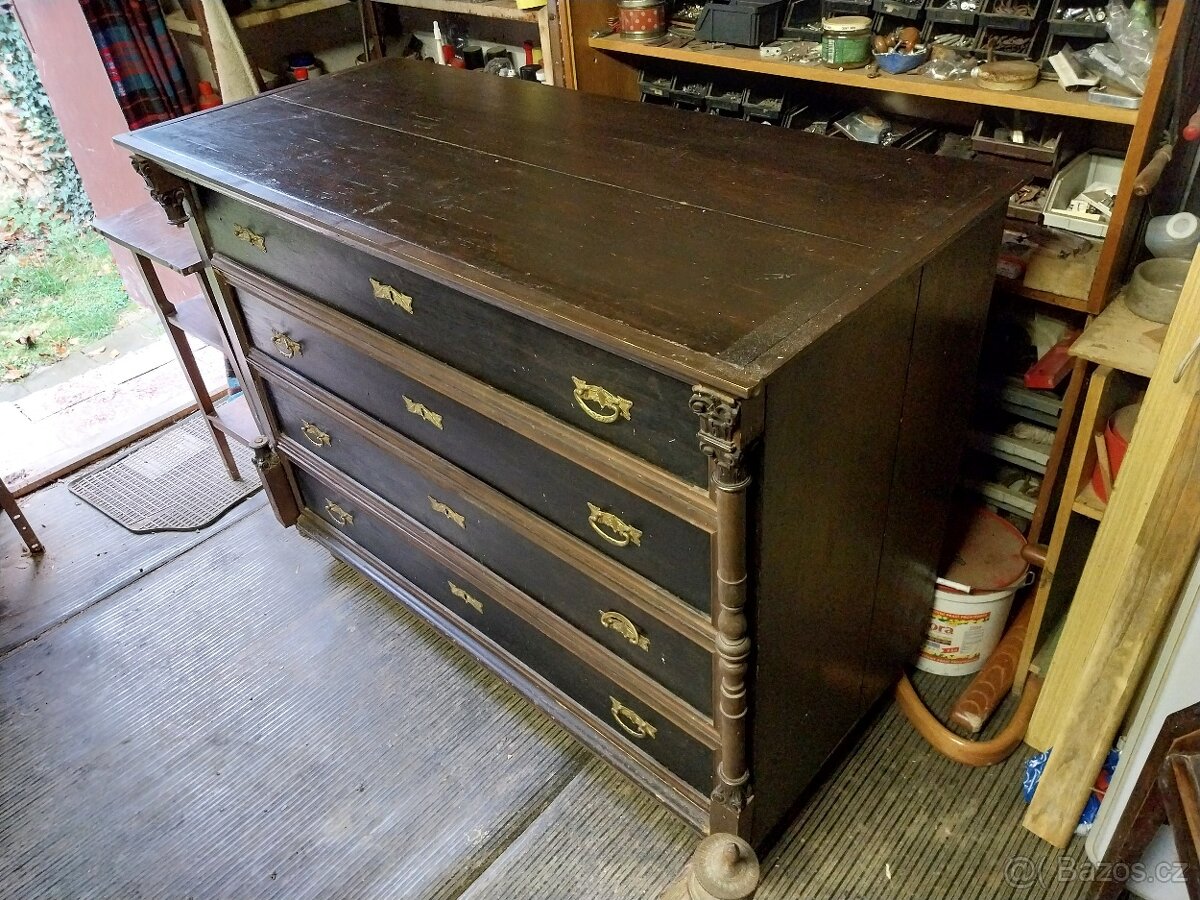 Stará dřevěná komoda - 3