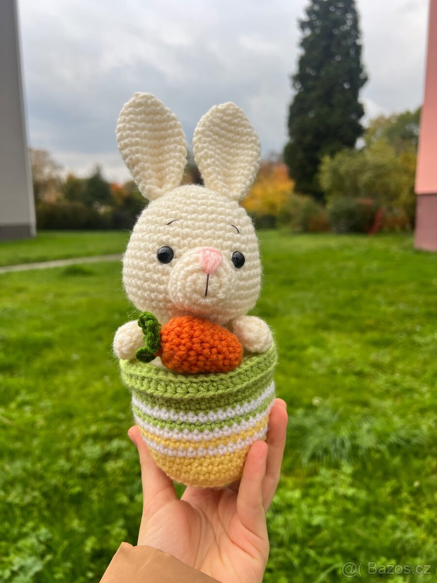 Háčkovaná hračka - velikonoční zajíček - 3