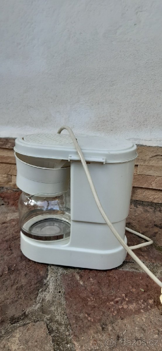 Překapávací kávovar, starší mlýnek/kráječ - 3