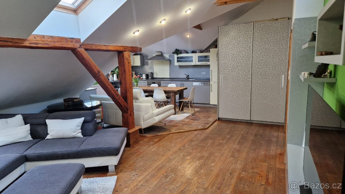 Prodej prostorného bytu 4+kk, 104 m² – Jihlava - 3