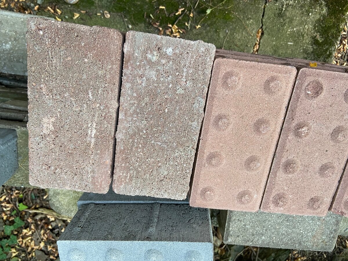 Cervena nopkova slepecka dlazba 2m2 - 3