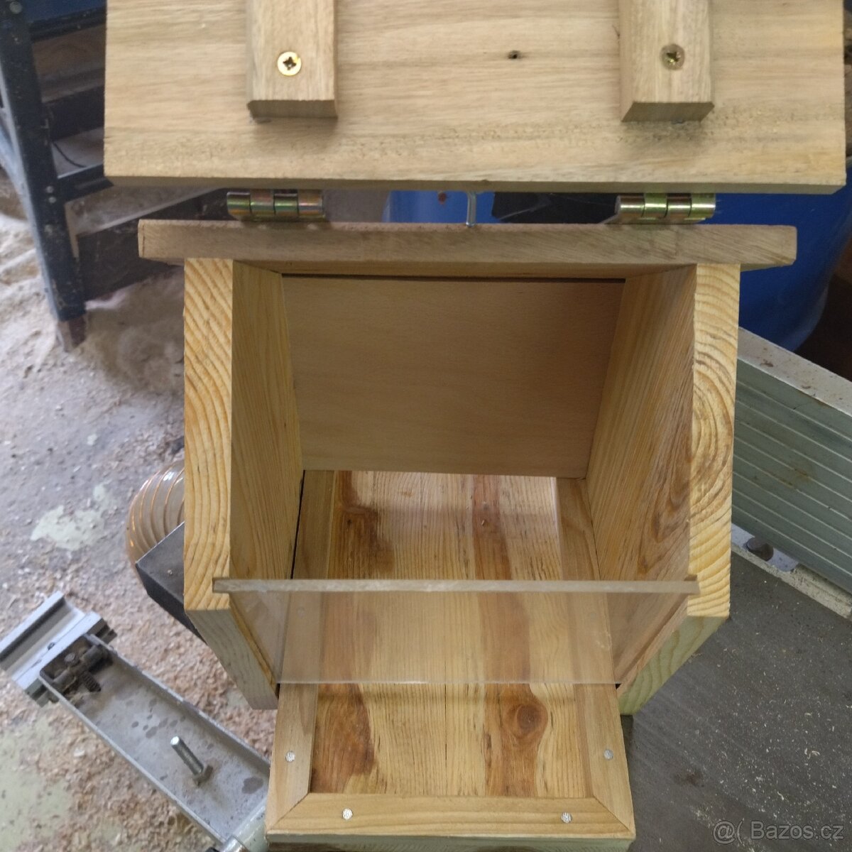 Krmítko se zásobníkem - 3