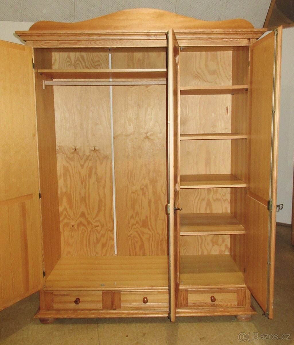 borovicová šatní skříň se šuplíky - polomasiv -Výborný stav - 3