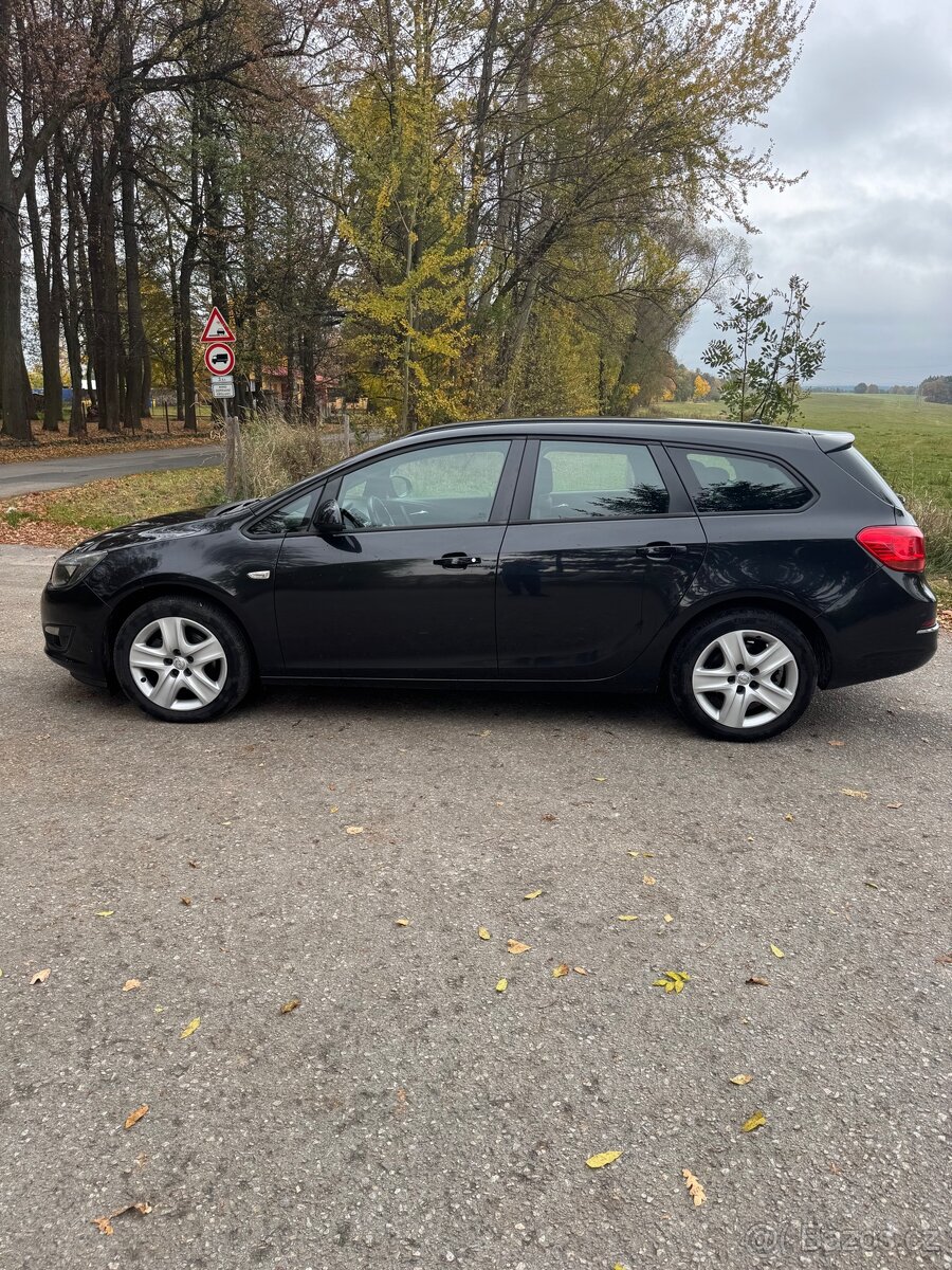 Prodám Opel Astra J 1,6 nafta100 kw - 3