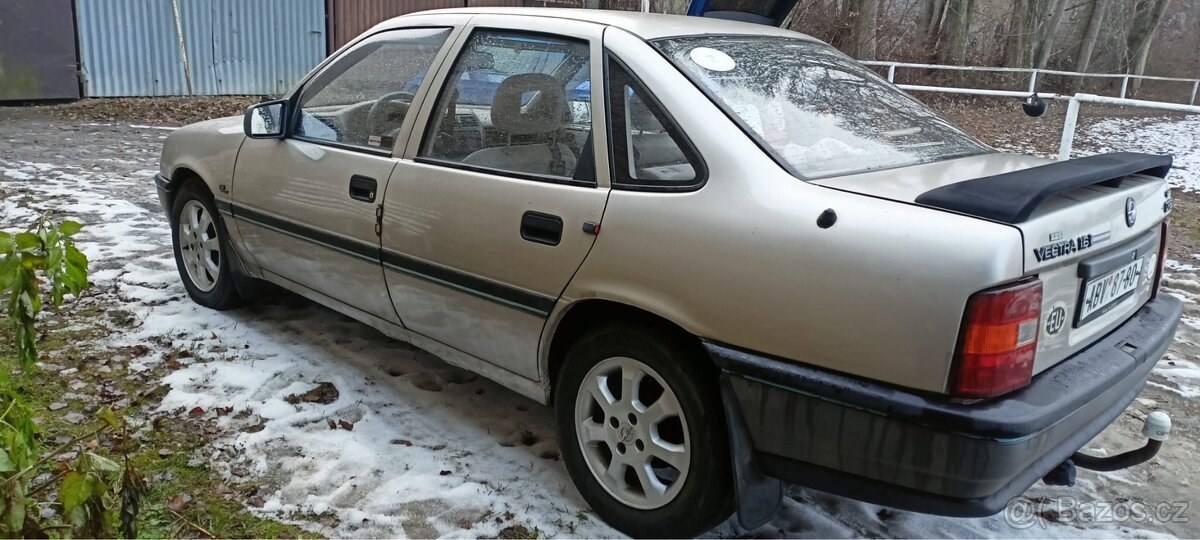Opel Vectra 1.6i 55kw (1991) - 3