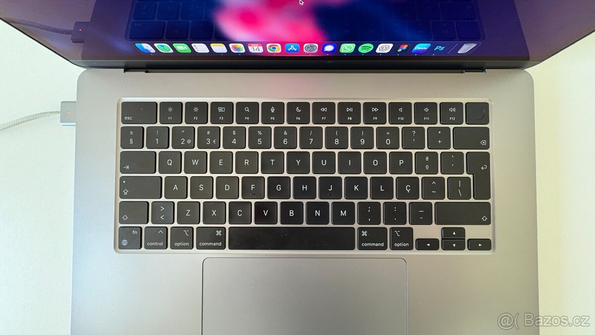 MacBook Air 15” M2 8GB / 512GB (2023) – Space Grey - 3