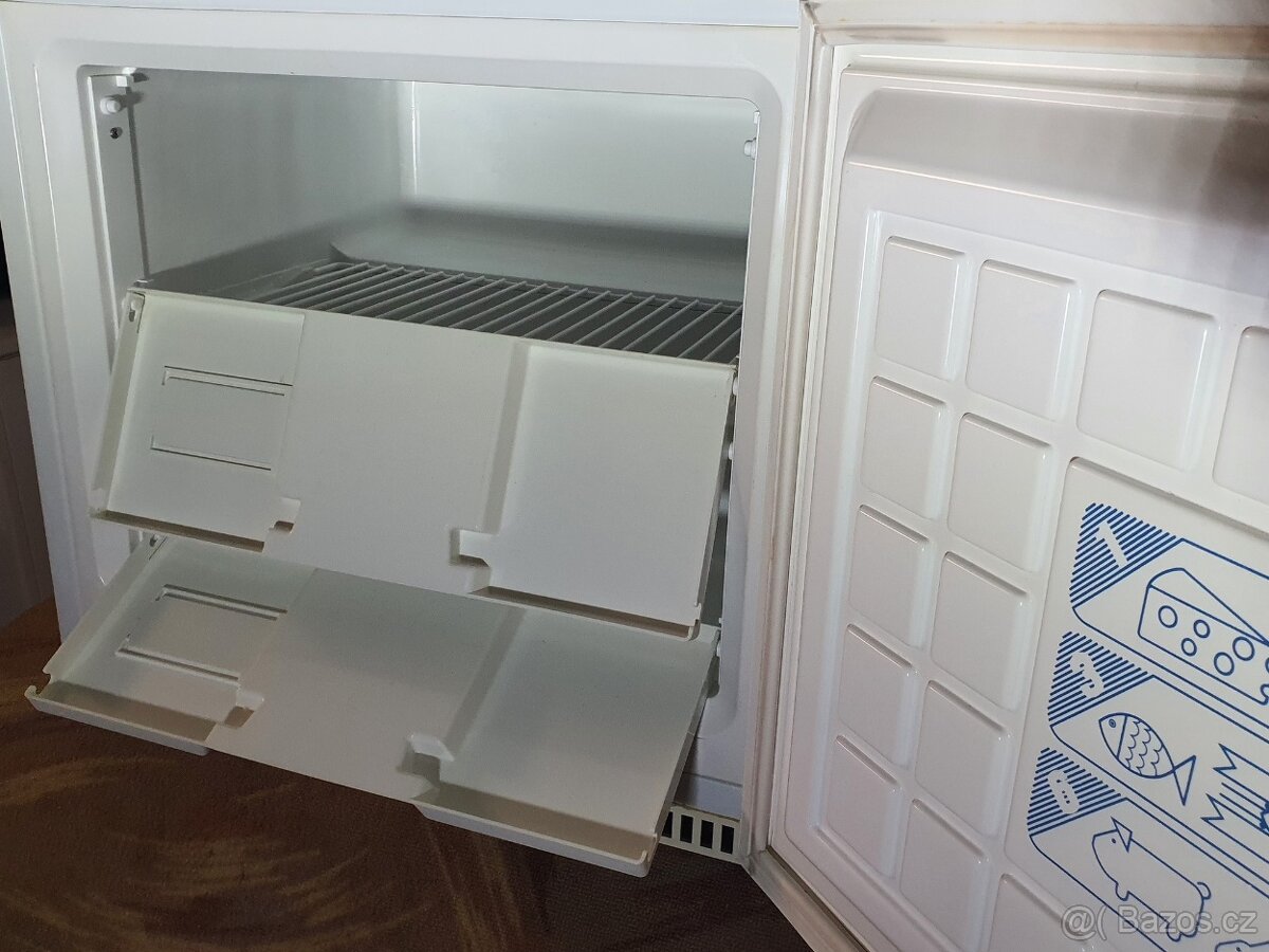 malý mrazák – mrazáček, nástavba, výborný stav - 3